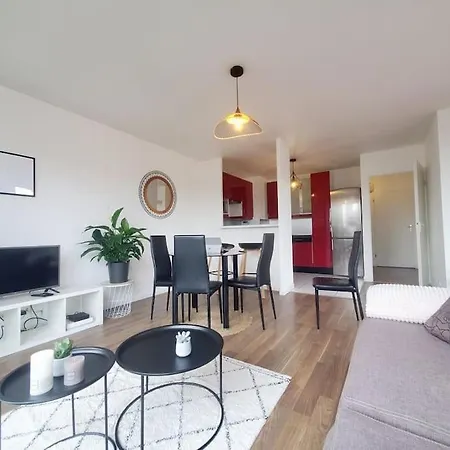 F3 Cosy Avec Parking, Wifi Fibre - Centre-ville, Face Essec, Proche Gare Et Commerces *